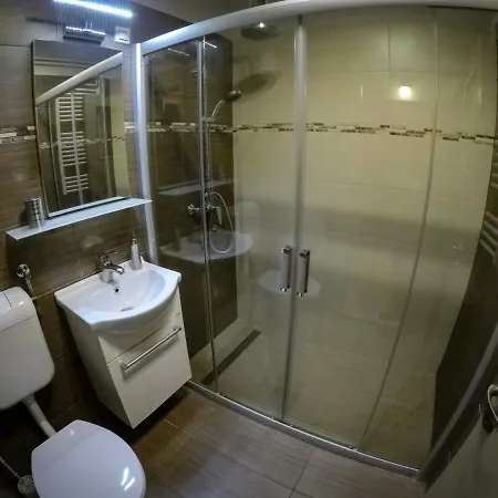 Tagore Apartman * 巴拉顿菲赖德