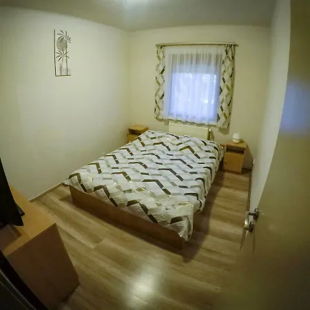 Tagore Apartman * 巴拉顿菲赖德